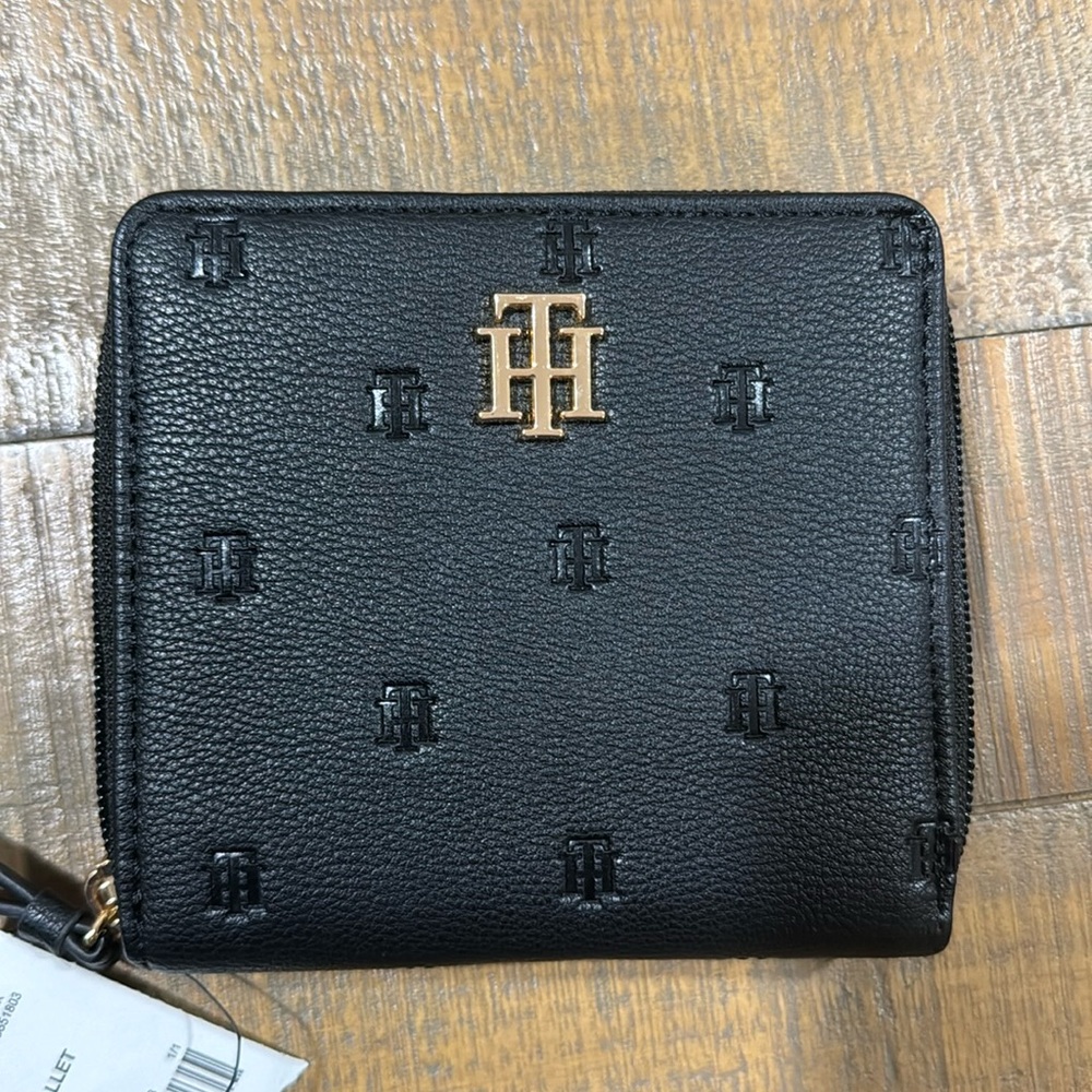 Brand New Tommy Hilfiger Wallet